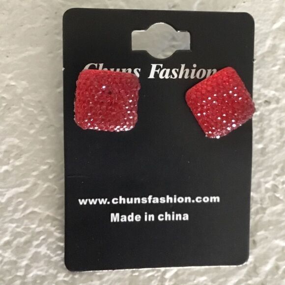 Textured Gem Cluster Square Stud Earrings (H15) - Picture 2 of 5